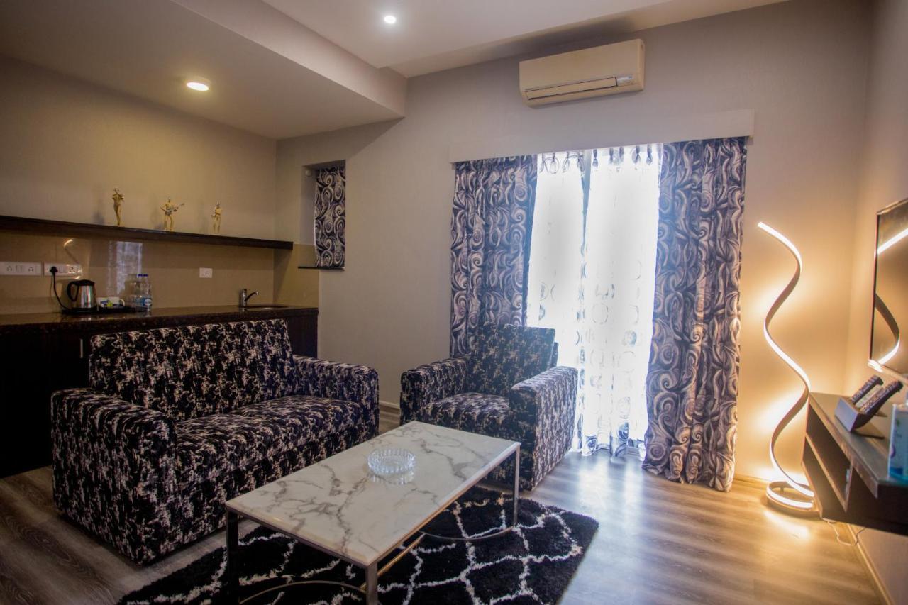 Encore Suites Goa Panaji Ngoại thất bức ảnh